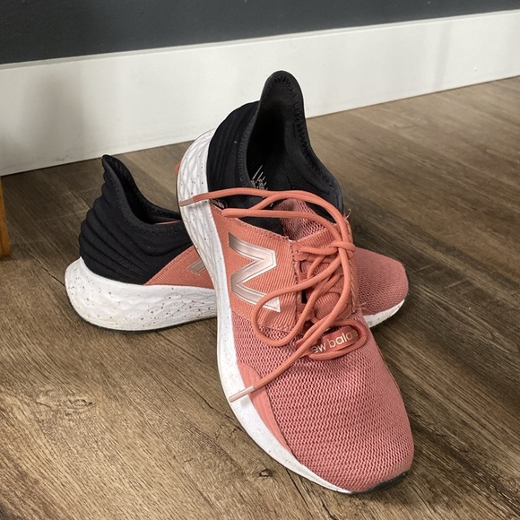 EUC Womens side 8.5 new Balance sneakers - Picture 14 of 16